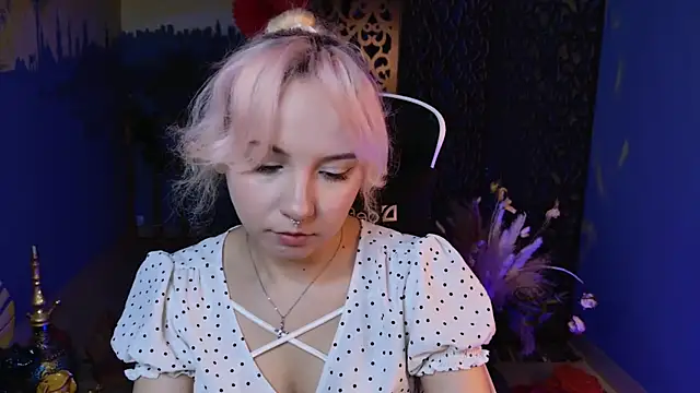 Snapshot of JasmineMilko chatting on 02-16-25, 05:04 JasmineMilko online show from 02-16-25, 05:04