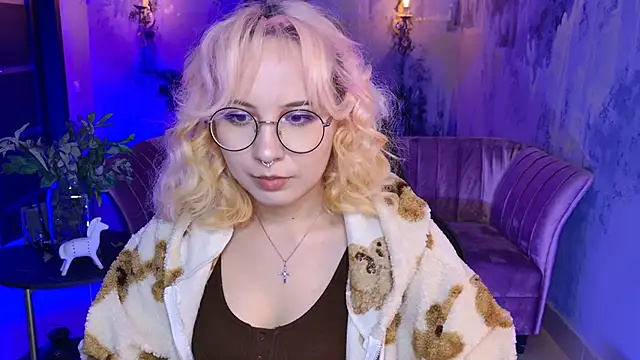 Snapshot of JasmineMilko chatting on 02-18-25, 08:16 JasmineMilko online show from 02-18-25, 08:16