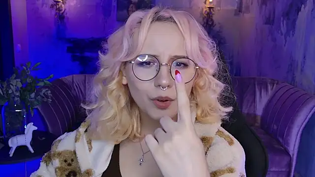 Snapshot of JasmineMilko chatting on 02-18-25, 11:22 JasmineMilko online show from 02-18-25, 11:22