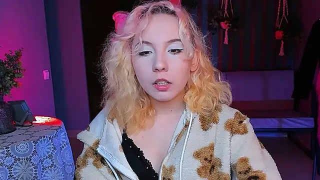 Snapshot of JasmineMilko chatting on 02-23-25, 05:01 JasmineMilko online show from 02-23-25, 05:01