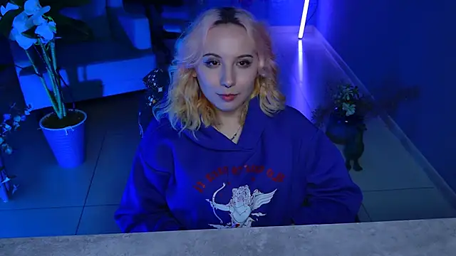 Snapshot of JasmineMilko chatting on 02-25-25, 11:52 JasmineMilko online show from 02-25-25, 11:52