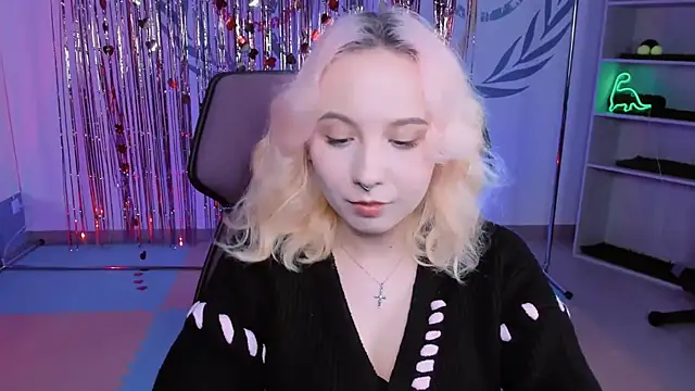 Snapshot of JasmineMilko chatting on 02-28-25, 08:09 JasmineMilko online show from 02-28-25, 08:09