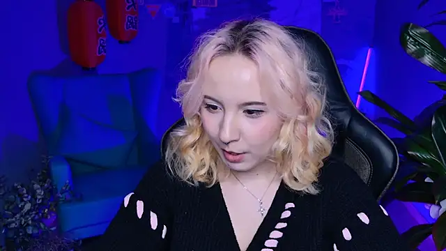 Snapshot of JasmineMilko chatting on 03-04-25, 11:19 JasmineMilko online show from 03-04-25, 11:19