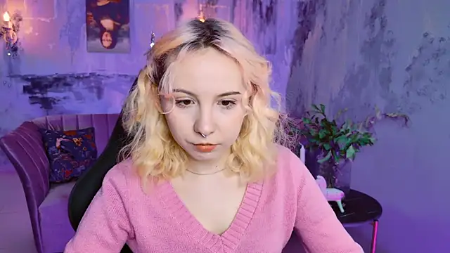 Snapshot of JasmineMilko chatting on 03-06-25, 05:03 JasmineMilko online show from 03-06-25, 05:03