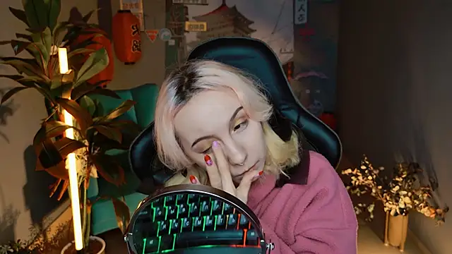 Snapshot of JasmineMilko chatting on 03-09-25, 05:11 JasmineMilko online show from 03-09-25, 05:11