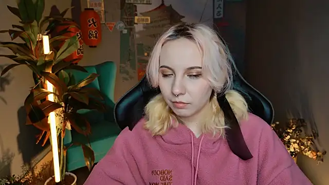 Snapshot of JasmineMilko chatting on 03-09-25, 09:35 JasmineMilko online show from 03-09-25, 09:35