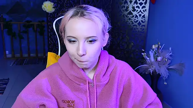 Snapshot of JasmineMilko chatting on 03-11-25, 08:20 JasmineMilko online show from 03-11-25, 08:20