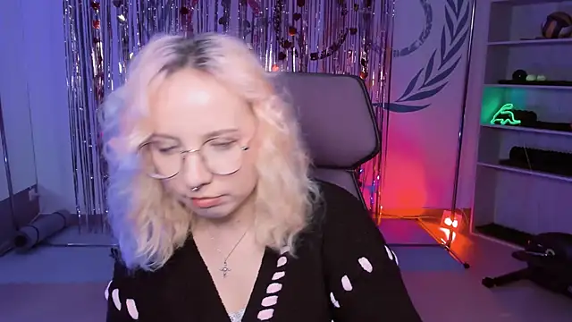 Snapshot of JasmineMilko chatting on 03-12-25, 09:34 JasmineMilko online show from 03-12-25, 09:34