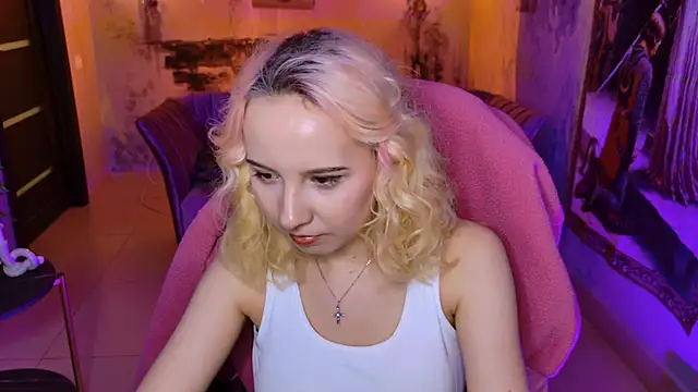 Snapshot of JasmineMilko chatting on 03-13-25, 11:19 JasmineMilko online show from 03-13-25, 11:19