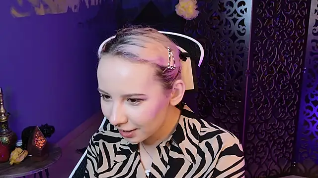 Snapshot of JasmineMilko chatting on 03-16-25, 08:10 JasmineMilko online show from 03-16-25, 08:10