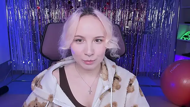 Snapshot of JasmineMilko chatting on 03-19-25, 08:12 JasmineMilko online show from 03-19-25, 08:12