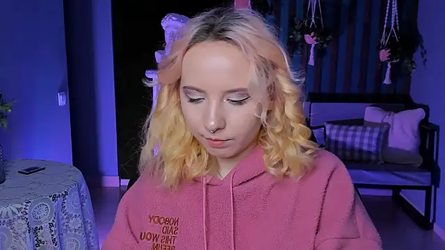 Snapshot of JasmineMilko chatting on 03-23-25, 08:37 JasmineMilko online show from 03-23-25, 08:37