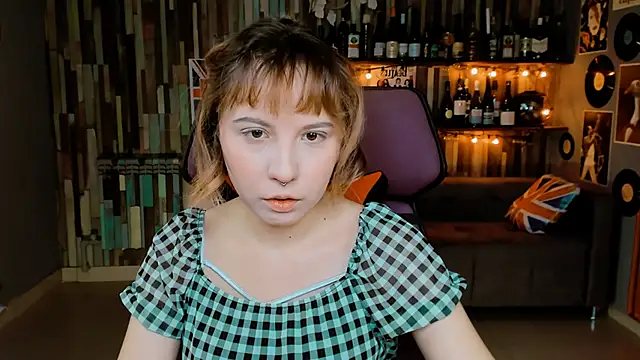 Snapshot of JasmineMilko chatting on 10-10-25, 05:06 JasmineMilko online show from 10-10-25, 05:06