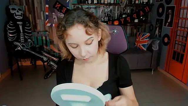 Snapshot of JasmineMilko chatting on 10-22-25, 05:08 JasmineMilko online show from 10-22-25, 05:08