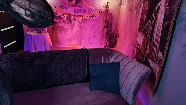 Snapshot of JasmineMilko chatting on 10-31-25, 05:08 JasmineMilko online show from 10-31-25, 05:08