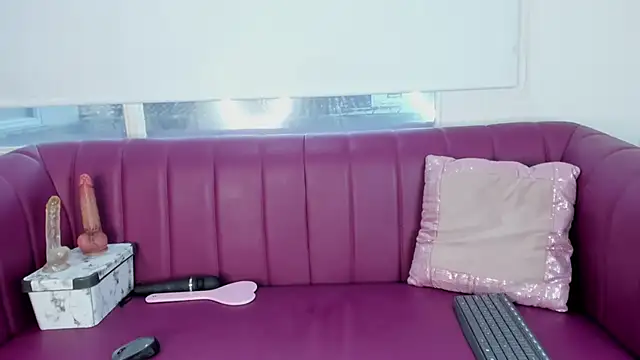 Snapshot of Daddysgirl1_ chatting on 12-28-24, 12:13 Daddysgirl1 online show from 12-28-24, 12:13