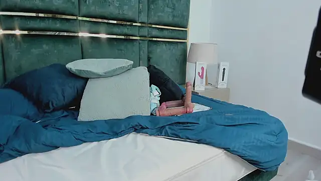 Snapshot of Daddysgirl1_ chatting on 02-20-25, 12:25 Daddysgirl1 online show from 02-20-25, 12:25