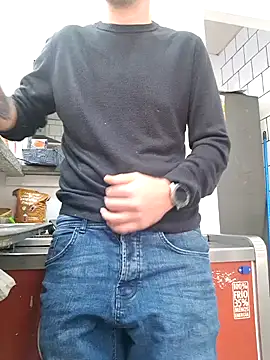 Snapshot of PublicNoFace chatting on 01-03-25, 02:40 PublicNoFace online show from 01-03-25, 02:40