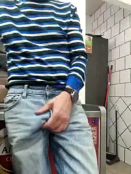 Snapshot of PublicNoFace chatting on 01-16-25, 03:46 PublicNoFace online show from 01-16-25, 03:46