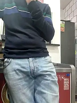 Snapshot of PublicNoFace chatting on 01-20-25, 01:21 PublicNoFace online show from 01-20-25, 01:21