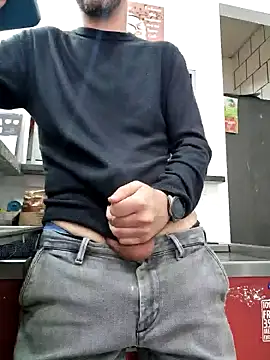 Snapshot of PublicNoFace chatting on 01-28-25, 11:38 PublicNoFace online show from 01-28-25, 11:38