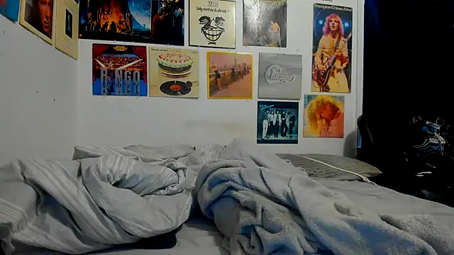 Snapshot of cloudyystar666 chatting on 12-05-25, 02:36 cloudyystar666 online show from 12-05-25, 02:36