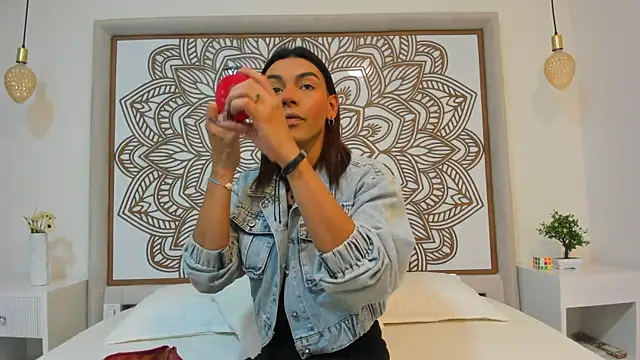 Maiskeen Zamara online show from 12-10-24, 08:49