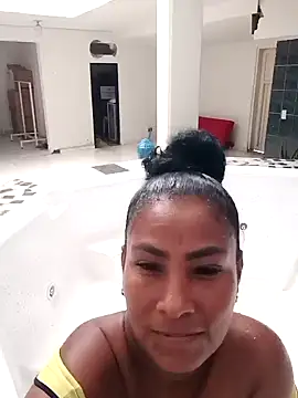 Snapshot of OliviaBurning chatting on 03-07-25, 10:43 OliviaBurning online show from 03-07-25, 10:43