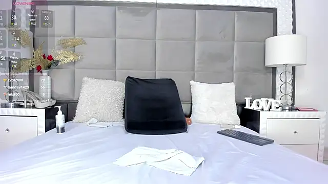 Snapshot of OliviaBurning chatting on 03-08-25, 10:34 OliviaBurning online show from 03-08-25, 10:34