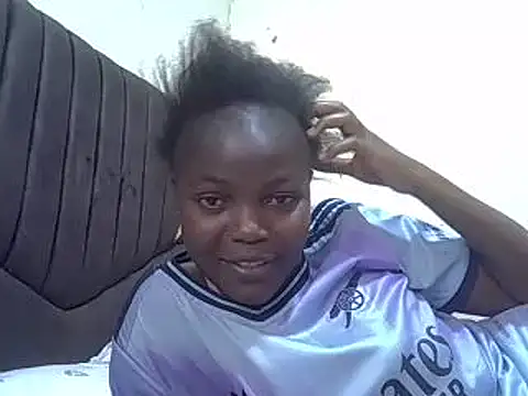 Snapshot of pretty_vivy chatting on 02-17-25, 11:02 pretty vivy online show from 02-17-25, 11:02