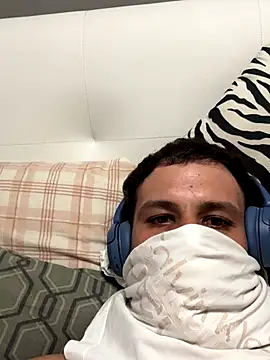 Snapshot of yayaya55598 chatting on 09-18-25, 04:09 yayaya55598 online show from 09-18-25, 04:09