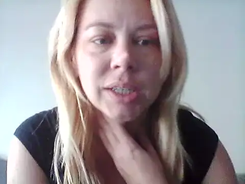 Snapshot of burrkitty chatting on 12-09-24, 08:44 burrkitty online show from 12-09-24, 08:44