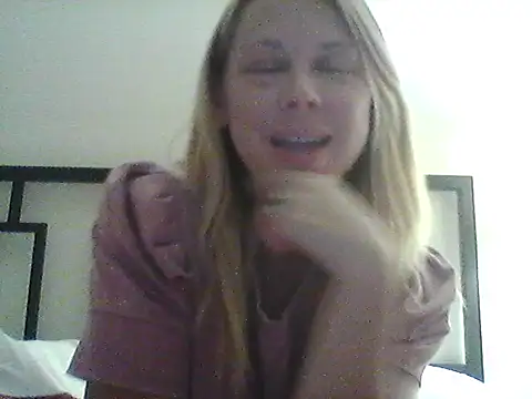 Snapshot of burrkitty chatting on 11-21-25, 03:16 burrkitty online show from 11-21-25, 03:16