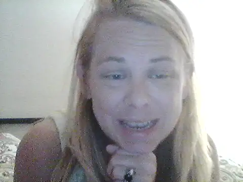 Snapshot of burrkitty chatting on 11-22-25, 06:56 burrkitty online show from 11-22-25, 06:56