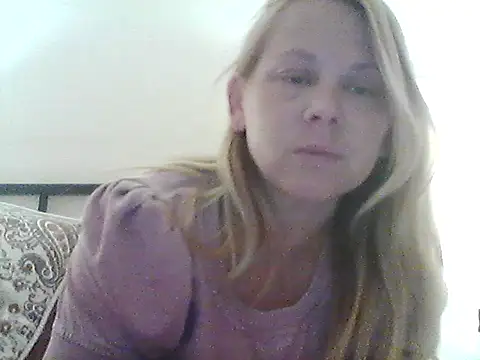 Snapshot of burrkitty chatting on 11-23-25, 05:51 burrkitty online show from 11-23-25, 05:51