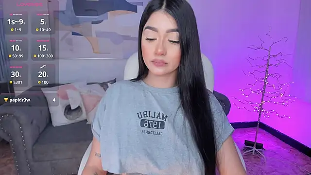 amelie jhons online show from 12-23-24, 12:03