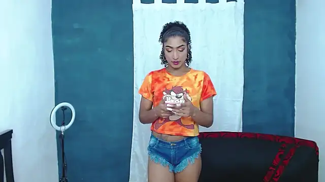 Snapshot of BLACK_MOON_TS chatting on 09-19-25, 12:45 BLACK MOON TS online show from 09-19-25, 12:45