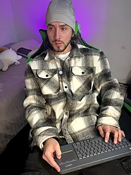 Valentino Xander online show from 12-22-25, 03:58