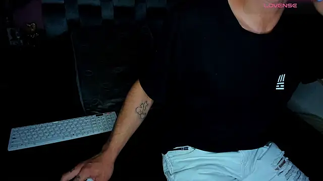 Piggy Eddy online show from 01-14-25, 03:53