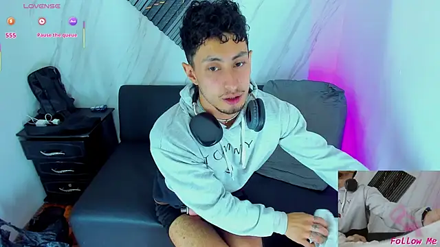 Piggy Eddy online show from 11-29-25, 08:45