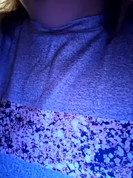 Snapshot of Mara-24 chatting on 12-19-24, 11:25 Mara-24 online show from 12-19-24, 11:25