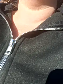 Snapshot of Mara-24 chatting on 12-31-24, 01:41 Mara-24 online show from 12-31-24, 01:41