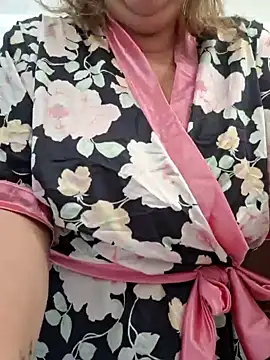 Snapshot of Mara-24 chatting on 01-08-25, 01:09 Mara-24 online show from 01-08-25, 01:09