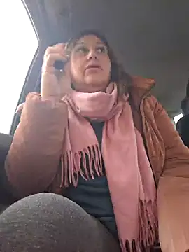 Snapshot of Mara-24 chatting on 01-17-25, 03:32 Mara-24 online show from 01-17-25, 03:32