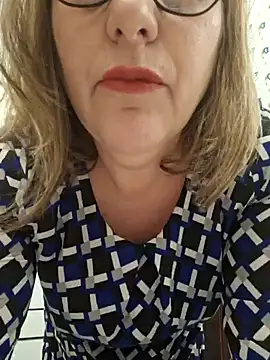 Snapshot of Mara-24 chatting on 01-17-25, 10:56 Mara-24 online show from 01-17-25, 10:56