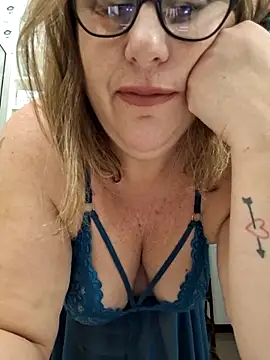 Snapshot of Mara-24 chatting on 01-29-25, 10:11 Mara-24 online show from 01-29-25, 10:11