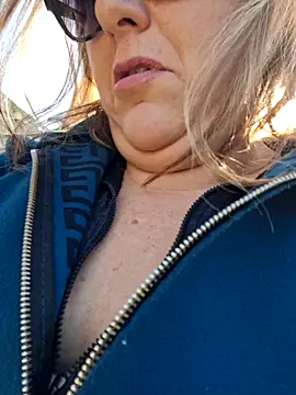 Snapshot of Mara-24 chatting on 02-09-25, 11:04 Mara-24 online show from 02-09-25, 11:04