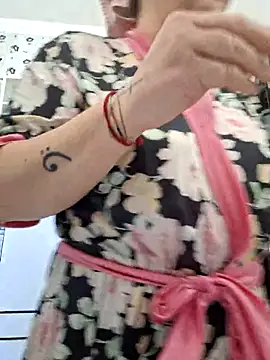 Snapshot of Mara-24 chatting on 02-13-25, 10:23 Mara-24 online show from 02-13-25, 10:23