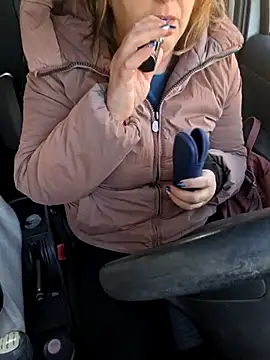 Snapshot of Mara-24 chatting on 02-14-25, 03:15 Mara-24 online show from 02-14-25, 03:15