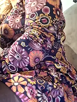 Snapshot of Mara-24 chatting on 02-21-25, 01:11 Mara-24 online show from 02-21-25, 01:11